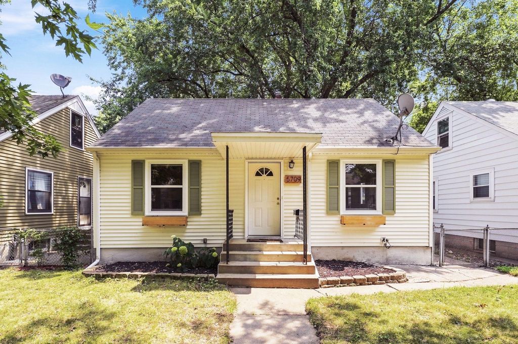 5709 45th Avenue S, Minneapolis, MN 55417