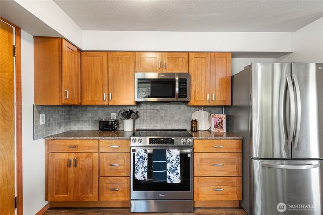 1735 E 65th Street, Tacoma, WA 98404