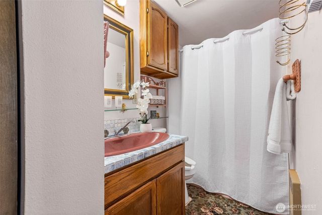 1735 E 65th Street, Tacoma, WA 98404