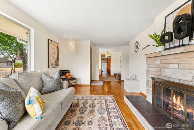 1735 E 65th Street, Tacoma, WA 98404