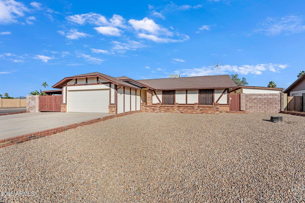 7044 W CAMERON Drive, Peoria, AZ 85345