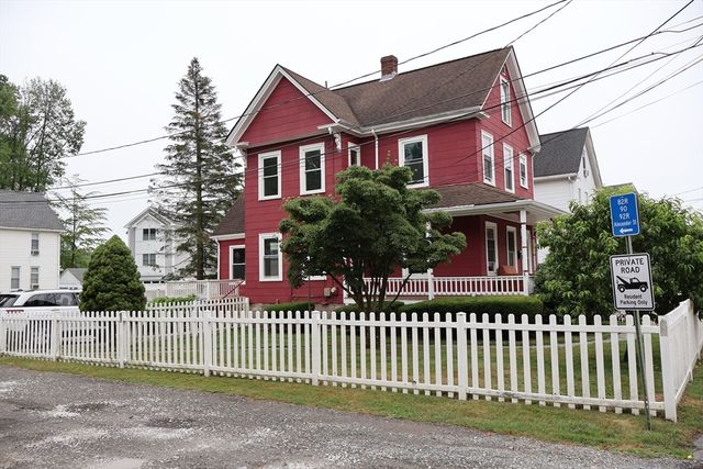 92 Alexander St, Framingham, MA 01702