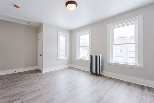 92 Alexander St, Framingham, MA 01702