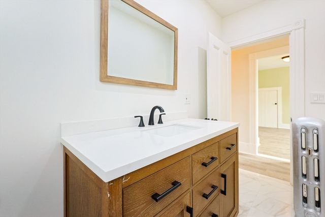 92 Alexander St, Framingham, MA 01702