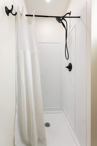 92 Alexander St, Framingham, MA 01702