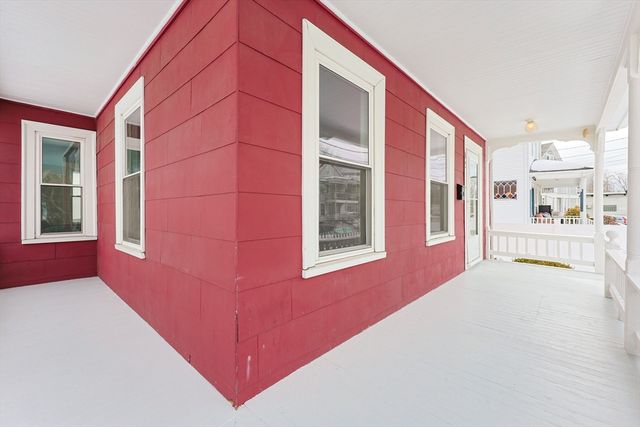 92 Alexander St, Framingham, MA 01702