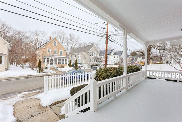 92 Alexander St, Framingham, MA 01702