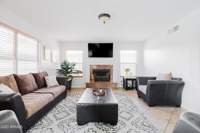 1431 E Century Avenue, Gilbert, AZ 85296