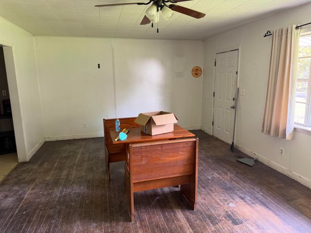 718 W Cross St, Dewitt, AR 72042