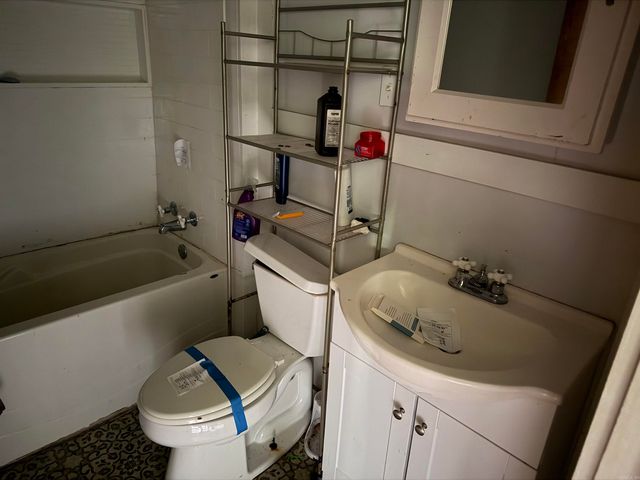 718 W Cross St, Dewitt, AR 72042