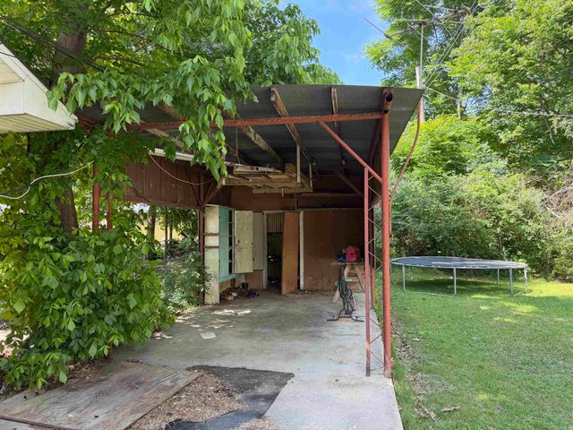 718 W Cross St, Dewitt, AR 72042