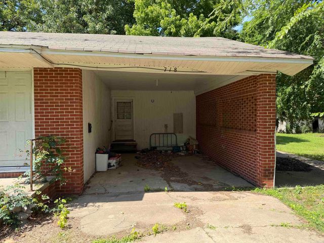 718 W Cross St, Dewitt, AR 72042