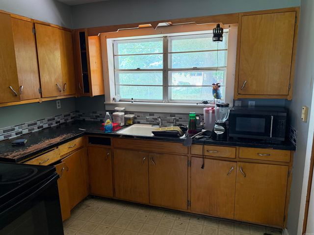 718 W Cross St, Dewitt, AR 72042