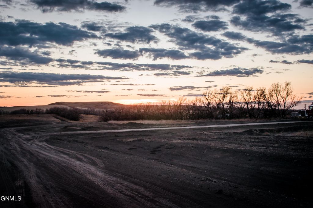 Lot 29 124r Avenue NW, Watford City, ND 58854 photo 5