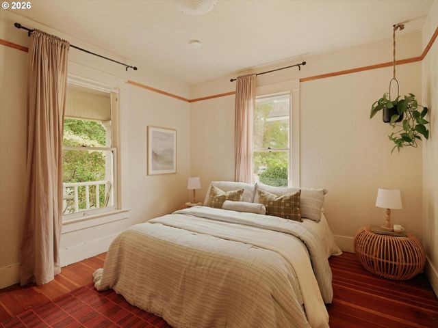 2235 Se BROOKLYN St, Portland, OR 97202