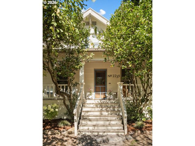 2235 Se BROOKLYN St, Portland, OR 97202