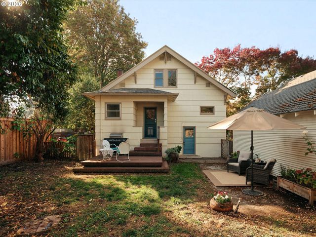2235 Se BROOKLYN St, Portland, OR 97202