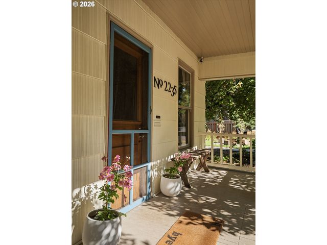 2235 Se BROOKLYN St, Portland, OR 97202