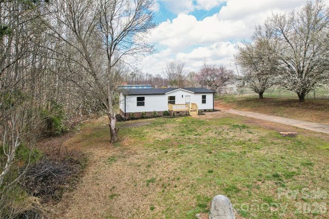 1012 Cherry Tree Court, Bessemer City, NC 28016