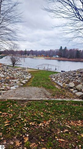 1265 Channel Way, Gladwin, MI 48624