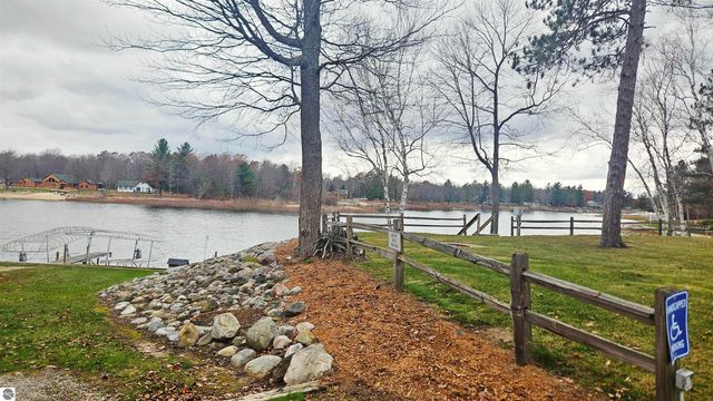 1265 Channel Way, Gladwin, MI 48624