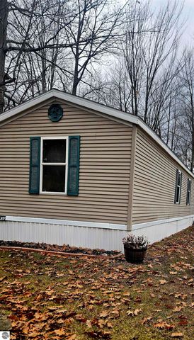 1265 Channel Way, Gladwin, MI 48624