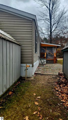 1265 Channel Way, Gladwin, MI 48624