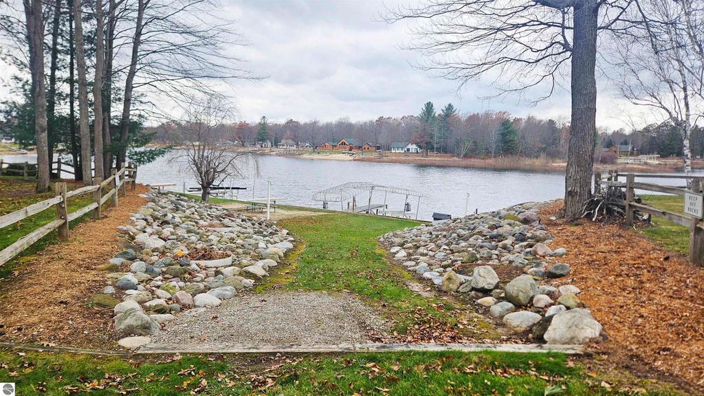 Image 11 of property listing at 1265 Channel Way, Gladwin, MI 48624