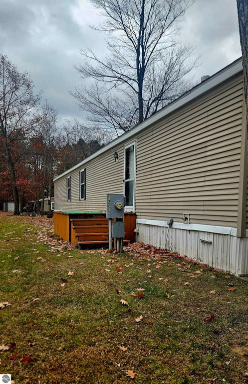 Image 17 of property listing at 1265 Channel Way, Gladwin, MI 48624