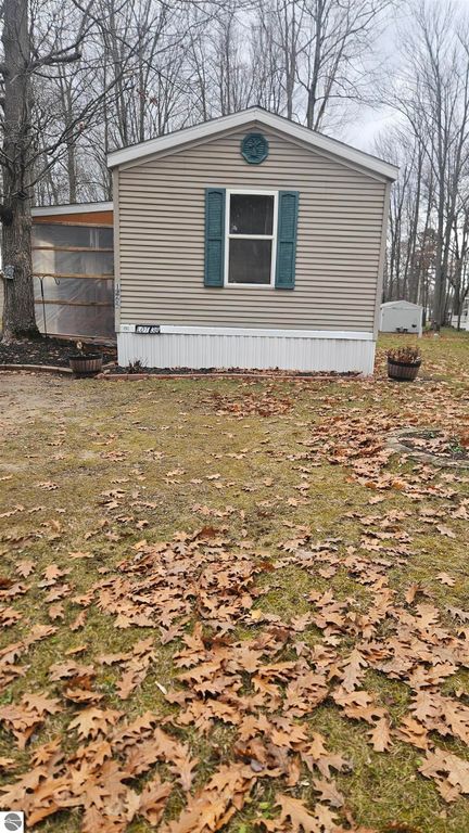 Image 19 of property listing at 1265 Channel Way, Gladwin, MI 48624