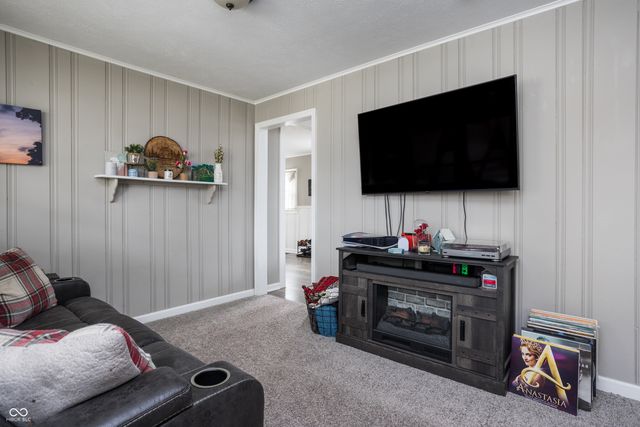 98 East Street, Danville, IN 46122