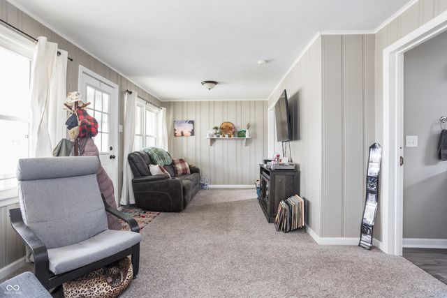 98 East Street, Danville, IN 46122