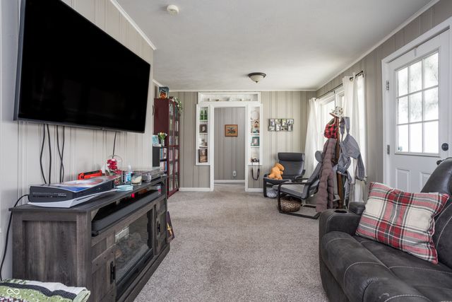 98 East Street, Danville, IN 46122