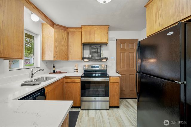 8811 187th Street NE, Bothell, WA 98011