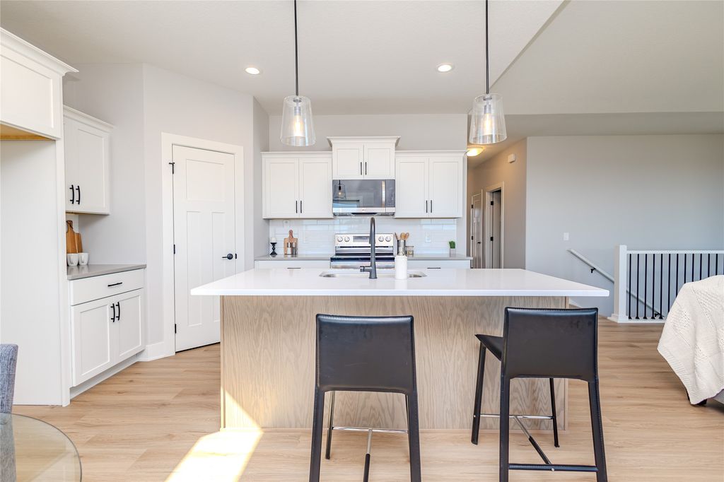 4653 177th Street, Urbandale, IA 50323