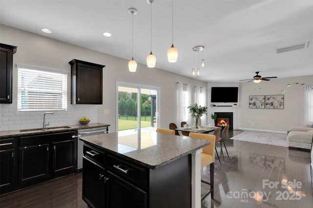 119 Willow Valley Drive 60, Mooresville, NC 28115