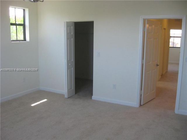 16585 SW 42nd Way 16585, Miami, FL 33185