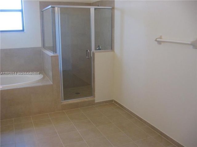 16585 SW 42nd Way 16585, Miami, FL 33185