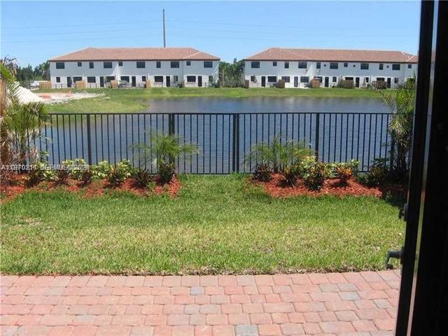 16585 SW 42nd Way 16585, Miami, FL 33185