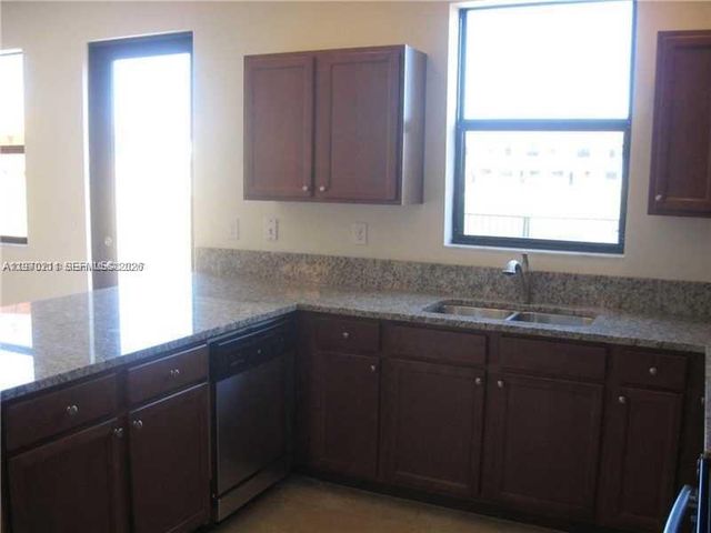 16585 SW 42nd Way 16585, Miami, FL 33185