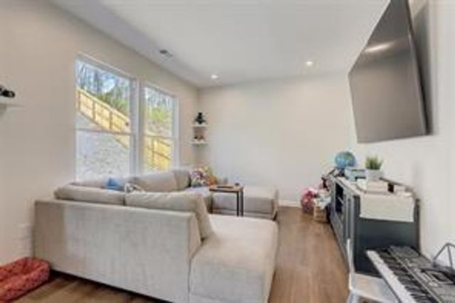 170 Greenbrier Way, Canton, GA 30114