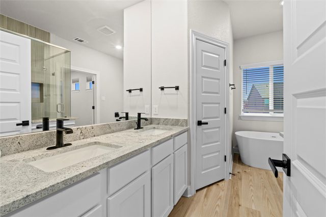 103 Periwinkle LN, Bastrop, TX 78602