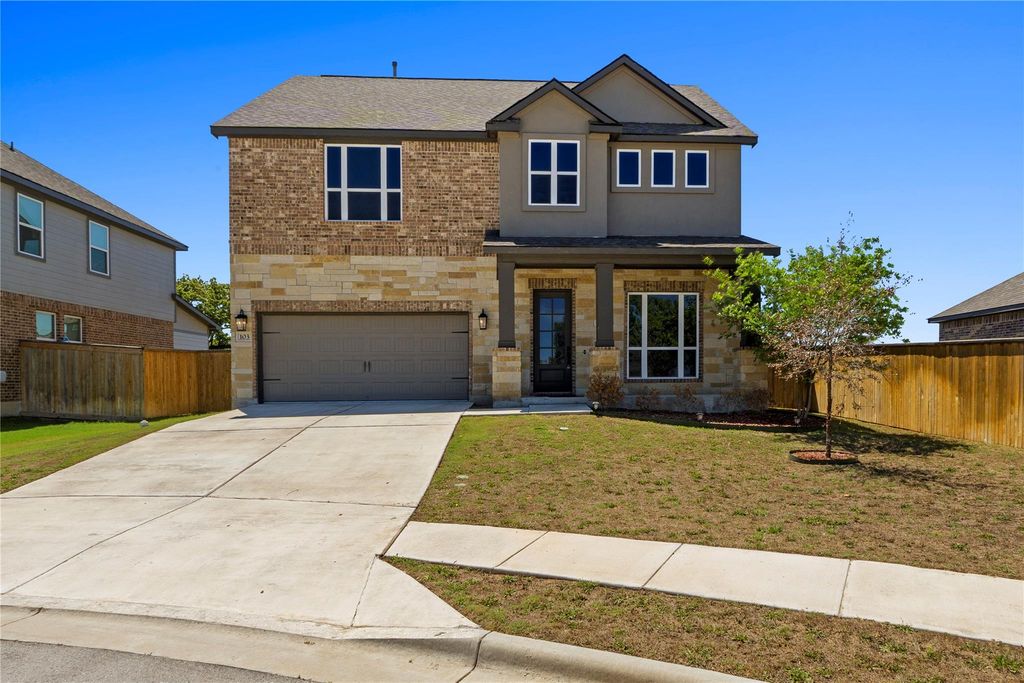 103 Periwinkle LN, Bastrop, TX 78602