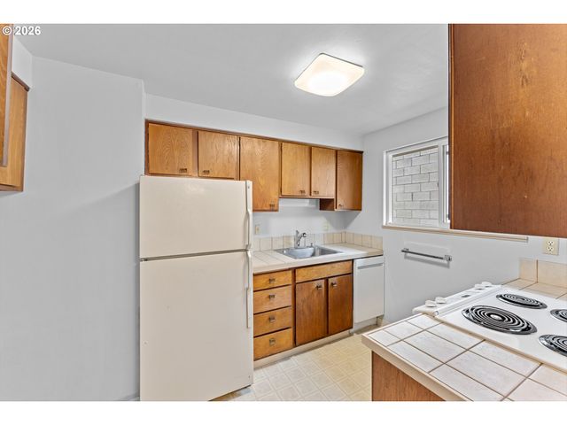 8317 Se 9TH Ave, Portland, OR 97202