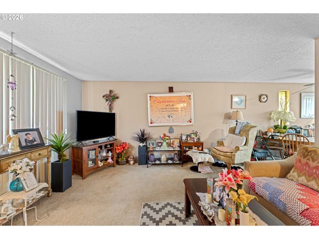 8317 Se 9TH Ave, Portland, OR 97202