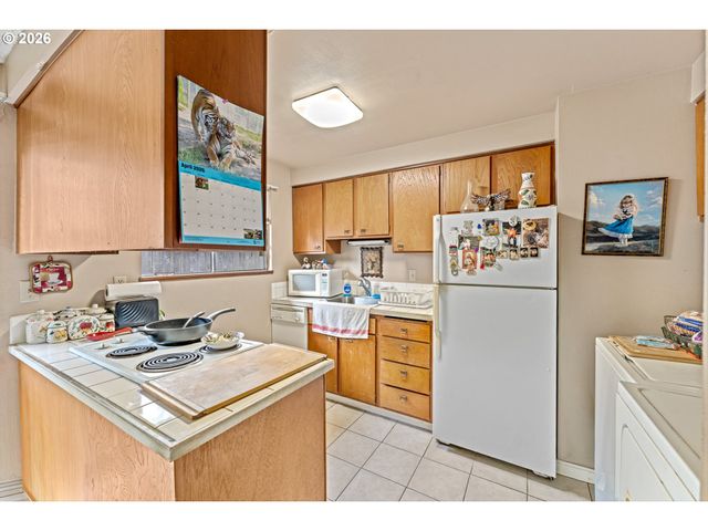 8317 Se 9TH Ave, Portland, OR 97202