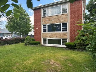 701 S La Grange Road, La Grange, IL 60525