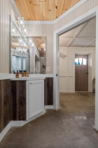 1020 Thomas Road, Benton, TN 37307