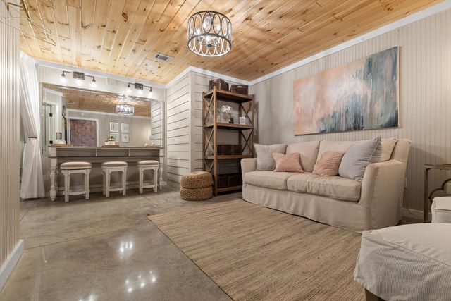 1020 Thomas Road, Benton, TN 37307