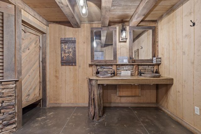 1020 Thomas Road, Benton, TN 37307